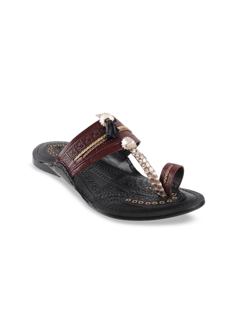 

Metro Men Maroon Embellished Leather Kolhapuris