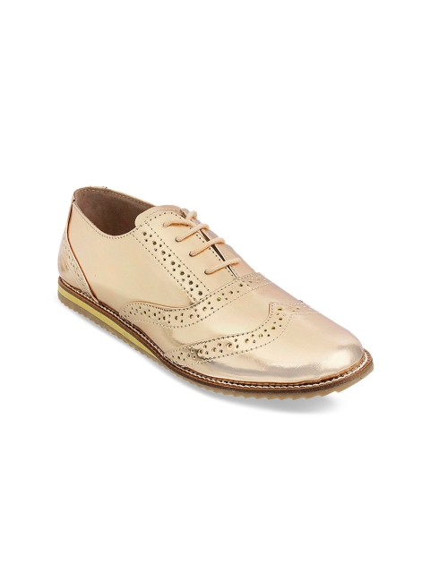 

Wet Blue Women Gold-Toned Brogues