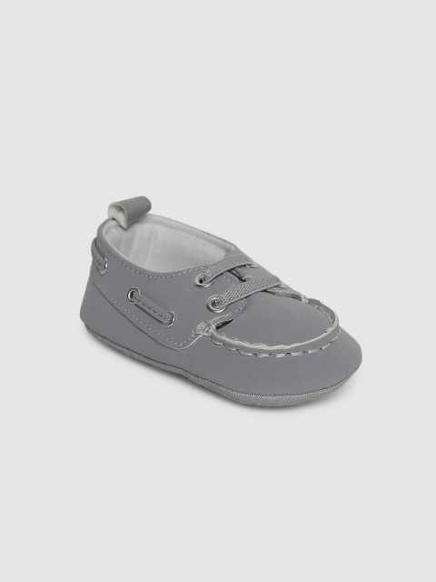 

Chicco Infant Boys Grey Solid Orman Slip-On Booties