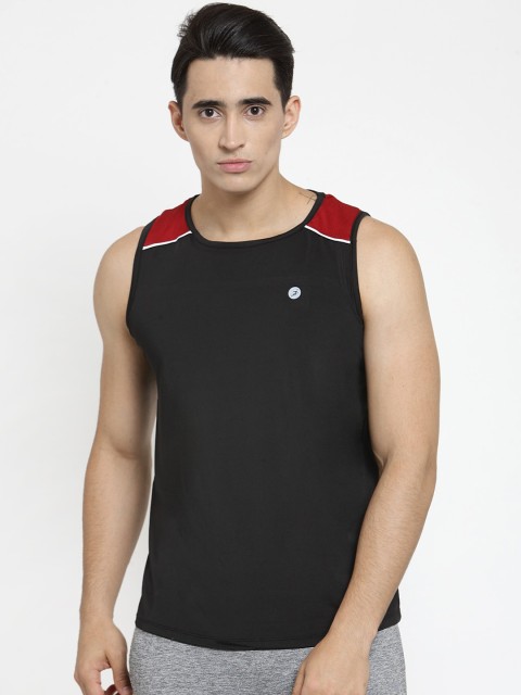 

BUKKUM Men Black Solid Round Neck T-shirt