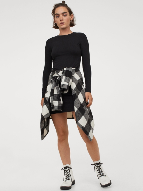 

H&M Women Black Solid Long-Sleeved Bodycon Dress