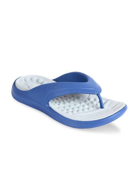 

Crocs Unisex Blue Solid Croslite Thong Flip-Flops
