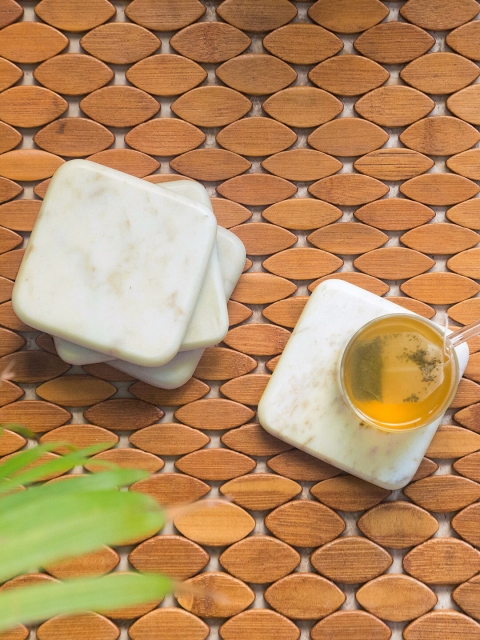 

ExclusiveLane Set of 4 White Marble Square Coasters