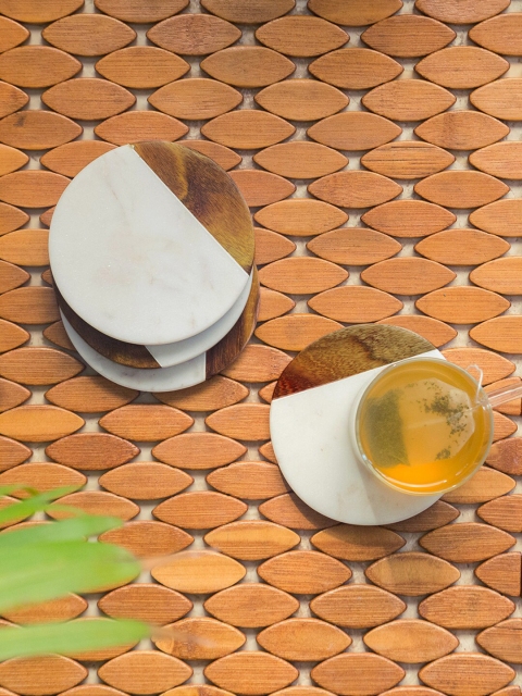 

ExclusiveLane Set of 4 White & Brown Mango Wooden Marble Fused Round Coasters
