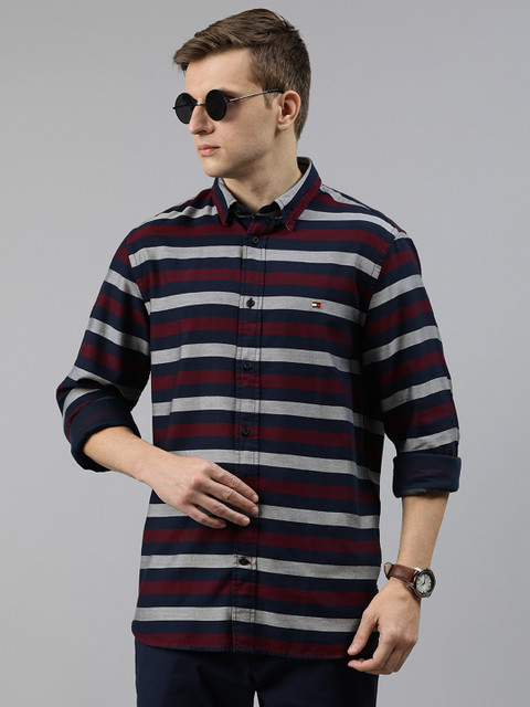 

Tommy Hilfiger Men Burgundy & Navy Blue Regular Fit Striped Casual Shirt