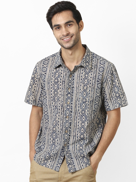 

Fabindia Men Beige & Blue Regular Fit Kalamkari Print Casual Shirt