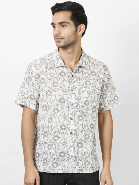 

Fabindia Men White & Grey Regular Fit Hand Block Print Casual Shirt