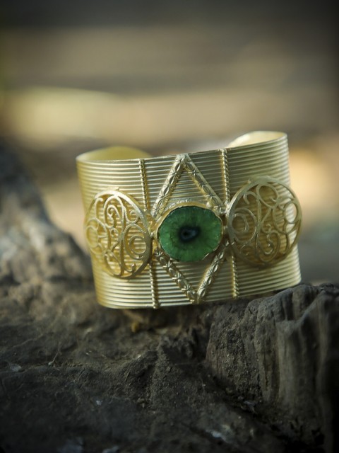 

ZeroKaata Gold-Toned Bracelet