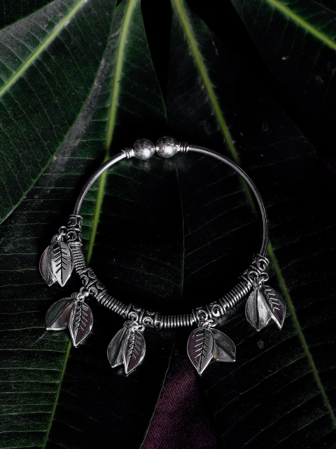 

ZeroKaata Silver-Toned Dainty Leaves Oxidized Charm Bracelet