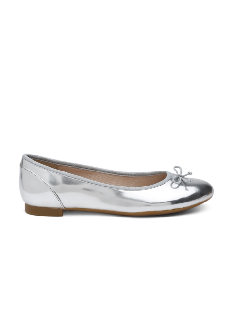

Clarks Women Silver-Toned Glossy Ballerinas