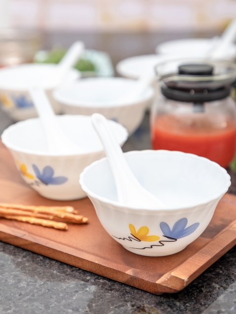 

Laopala Set Of 12 White & Blue Opalware Soup Bowls With Spoons