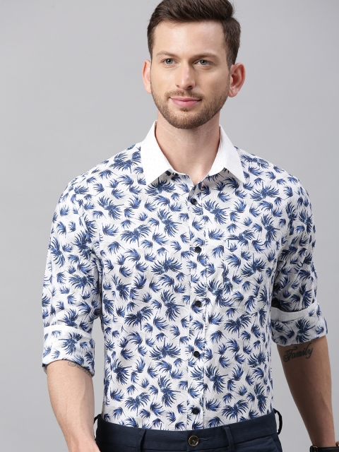 

TrueModa Men White & Blue Smart Slim Fit Printed Casual Shirt