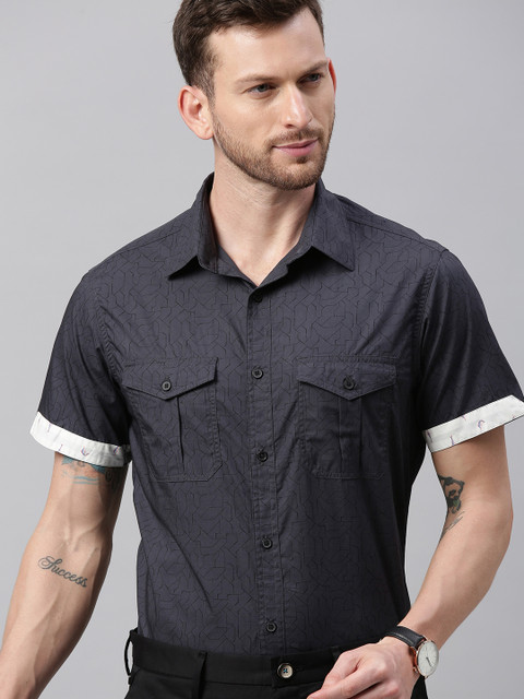 

TrueModa Men Charcoal Grey & Black Slim Fit Printed Smart Casual Shirt