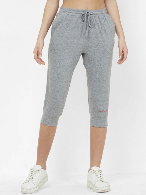 

Mystere Paris Women Grey Solid Regular Fit Capris