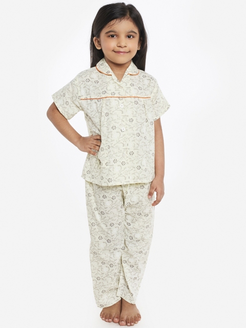 

Fuzzy Bear Girls Off-White & Grey Printed Night Suit