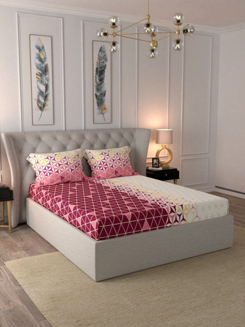 

URBAN SPACE Magenta & White Geometric 180 TC Cotton 1 King Bedsheet with 2 Pillow Covers
