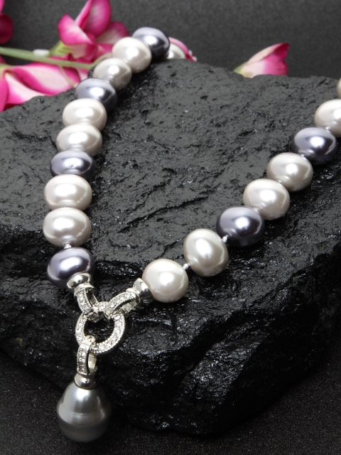 

DUGRISTYLE Silver Plated White & Grey Pearl String