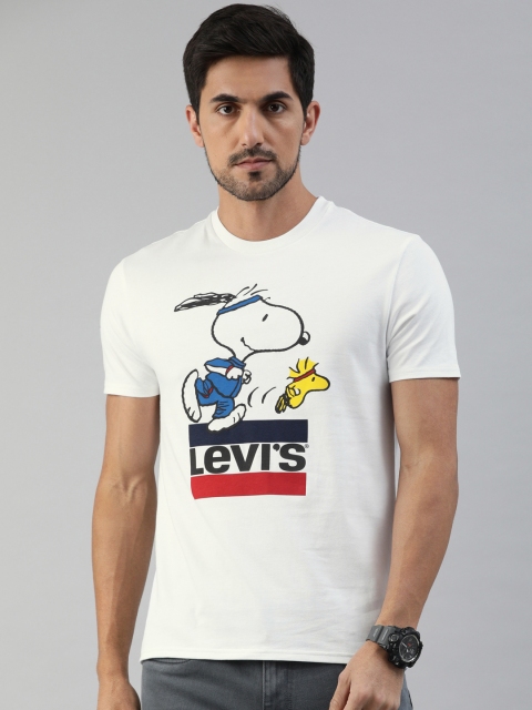 

Levis x Peanuts Men White Graphic Printed Round Neck Pure Cotton T-shirt