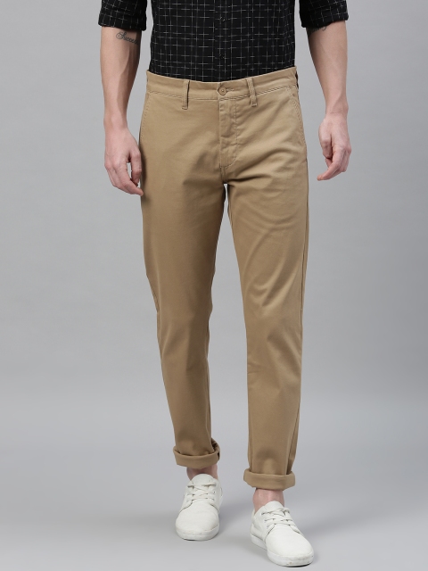 

Levis Men Beige Slim Tapered Fit Chinos