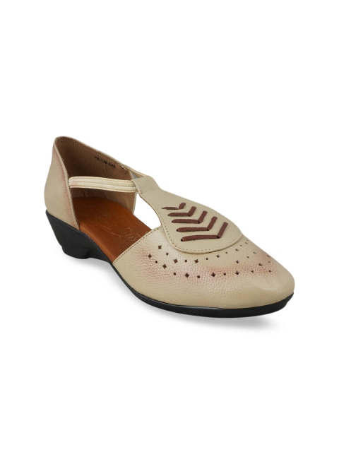 

pelle albero Women Cream-Coloured Woven Design Leather Pumps