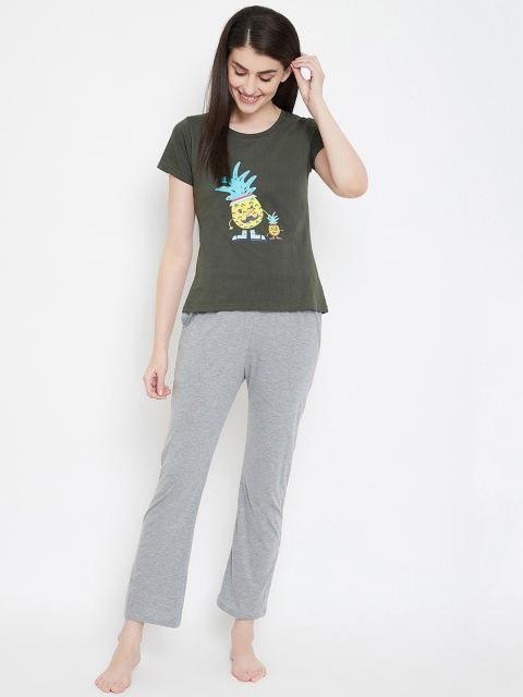 

Clovia Women Grey & Green Printed Night Suit