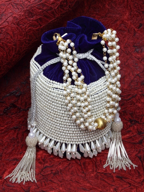 

DUGRISTYLE Blue & White Embellished Handheld Bag