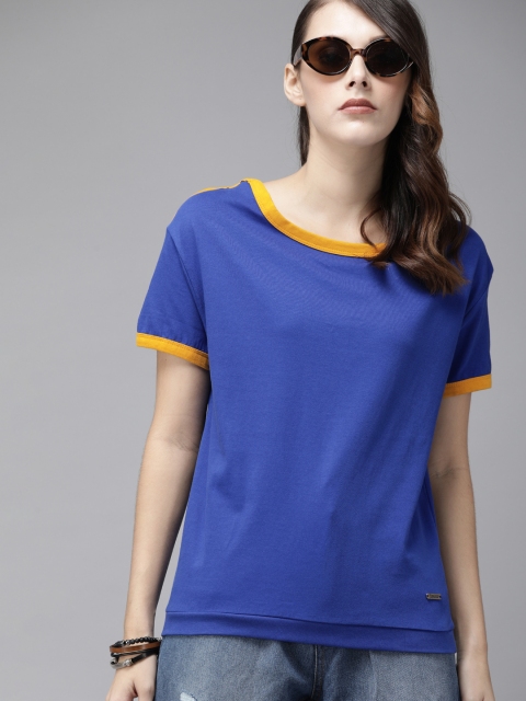 

Roadster Women Blue Solid Round Neck T-shirt with Contrast Tipping