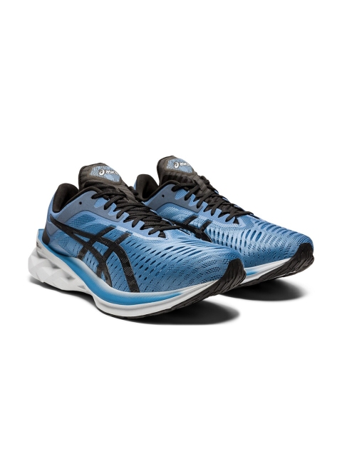 

ASICS Men Blue & Black NOVABLAST Running Shoes