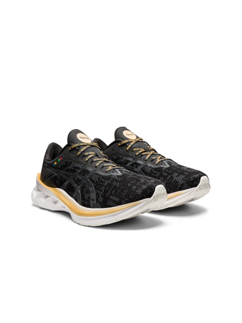 

ASICS Men Black & Grey NOVABLAST Running Shoes