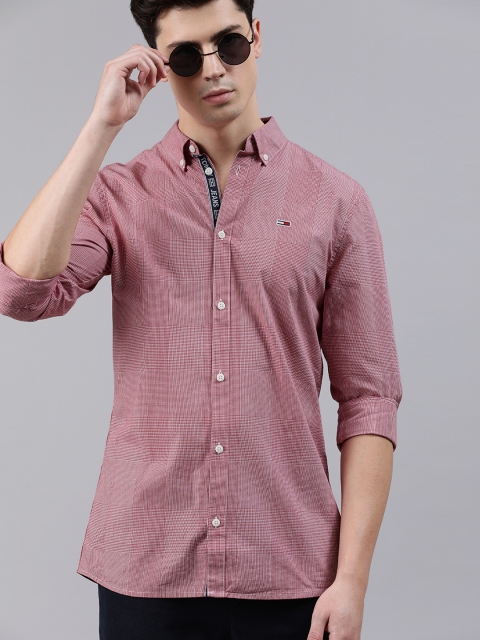 

Tommy Hilfiger Men Red & White Slim Fit Checked Casual Shirt