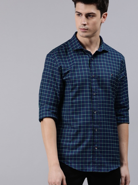 

Tommy Hilfiger Men Navy Blue & Green Regular Fit Checked Casual Shirt