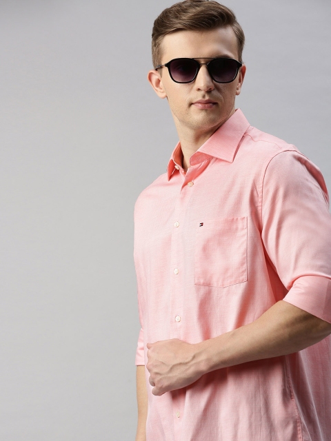 

Tommy Hilfiger Men Peach-Coloured Regular Fit Self Design Casual Shirt
