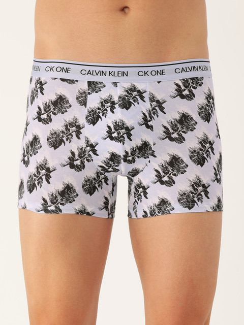 

Calvin Klein Underwear Men Blue & Black Floral Printed Trunks NB221691Z-91Z-901
