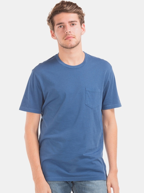 

GAP Men Blue Solid Round Neck T-shirt