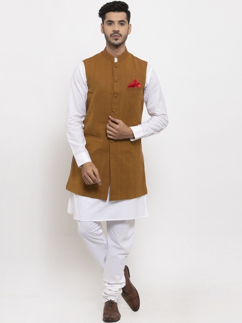 

NEUDIS Men Brown Solid Kurta Set With Nehru Jacket