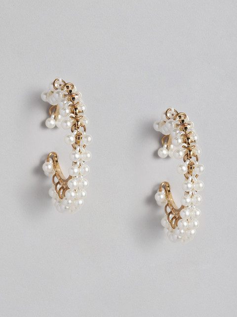 

justpeachy Gold-Toned & White Pearl Circular Hoop Earrings