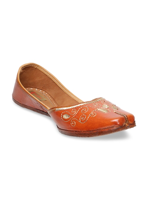 

Ta Chic Women Brown & Gold-Toned Embellished Leather Mojaris