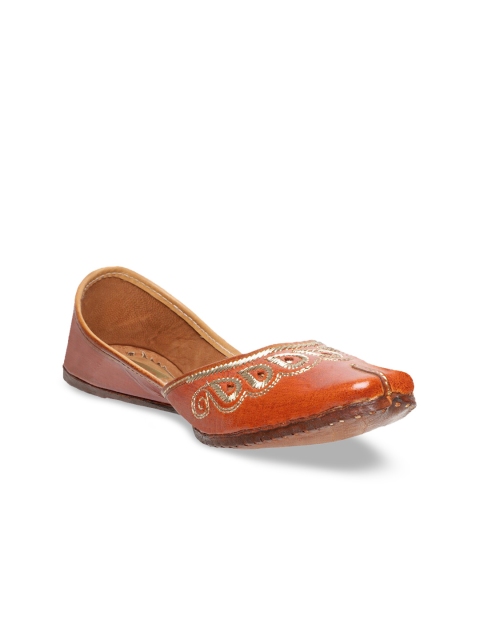 

Ta Chic Women Brown & Gold-Toned Printed Leather Mojaris
