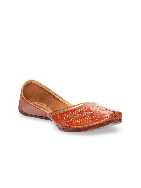 

Ta Chic Women Brown & Gold-Toned Embellished Leather Mojaris