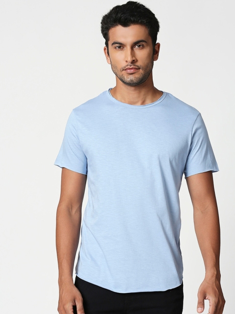 

Bewakoof Men Blue Solid Polo Collar T-shirt