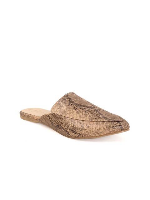 

Siendo Desi Women Beige & Black Snake Skin Textured Mules