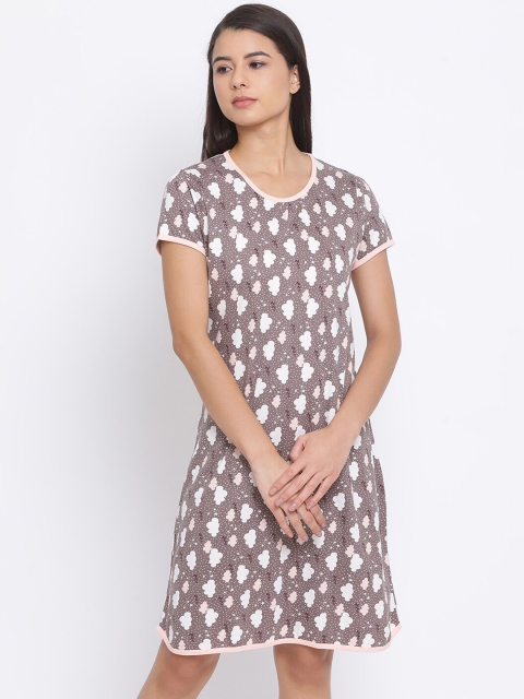 

Kanvin Brown & White Printed Nightdress