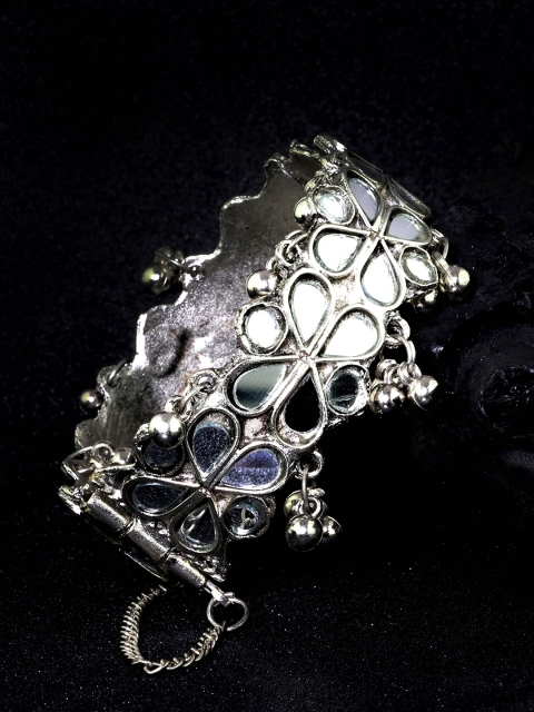 

Priyaasi Silver-Toned Bracelet