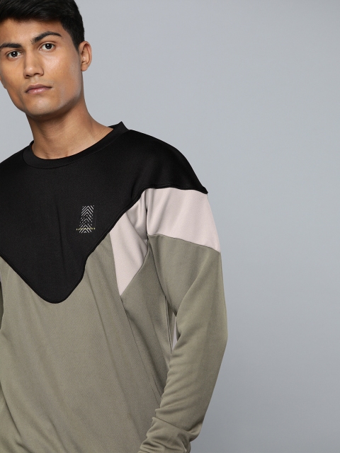 

HRX by Hrithik Roshan Men Grey & Black Colourblocked Sweatshirt