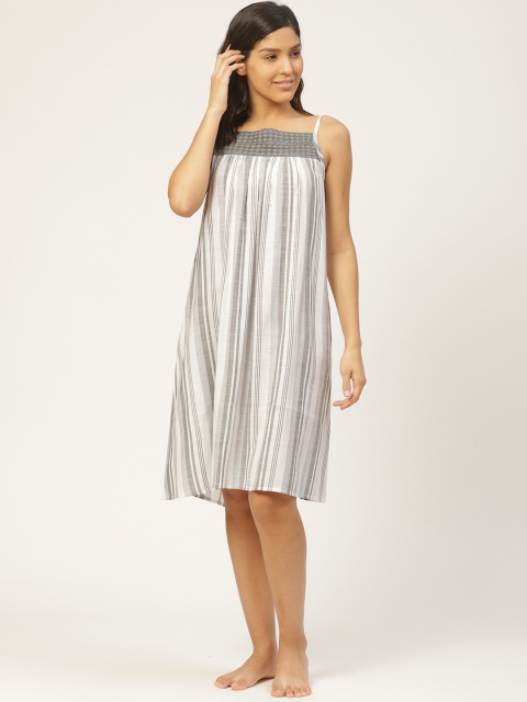 

pinwheel Grey & White Striped Nightdress