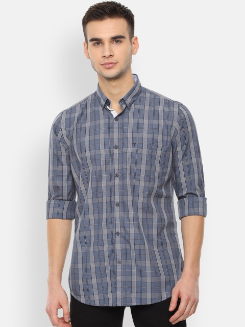 

Van Heusen Sport Men Blue & Off-White Slim Fit Checked Casual Shirt