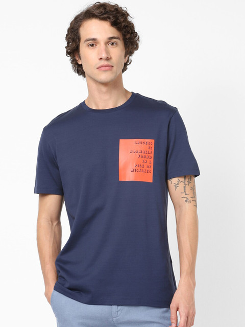 

Celio Men Navy Blue & Orange Printed Round Neck T-shirt