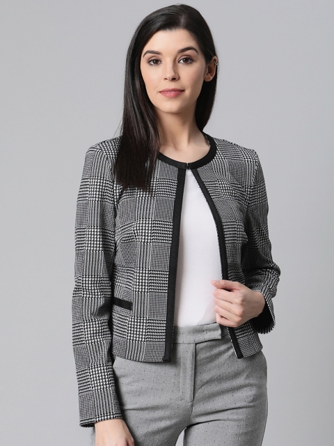

Marks & Spencer Women Black & White Houndstooth Checked Tailored Jacket