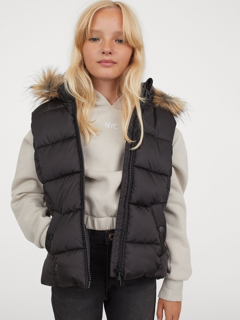 

H&M Girls Black Solid Hooded Puffer Gilet