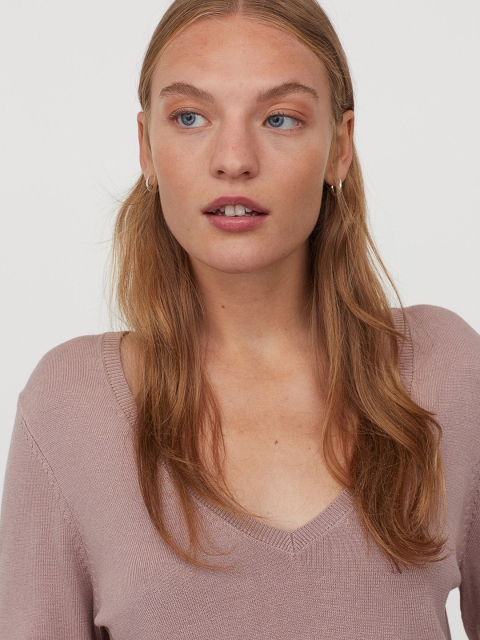 

H&M Women Nude Solid Fine Knit Jumper